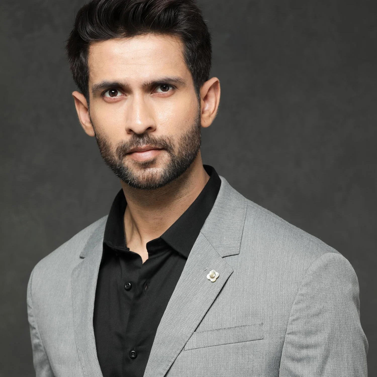 CLASSIC TEXTURED SUITGUILD STATEMENT - ZANZA - GREY — 4