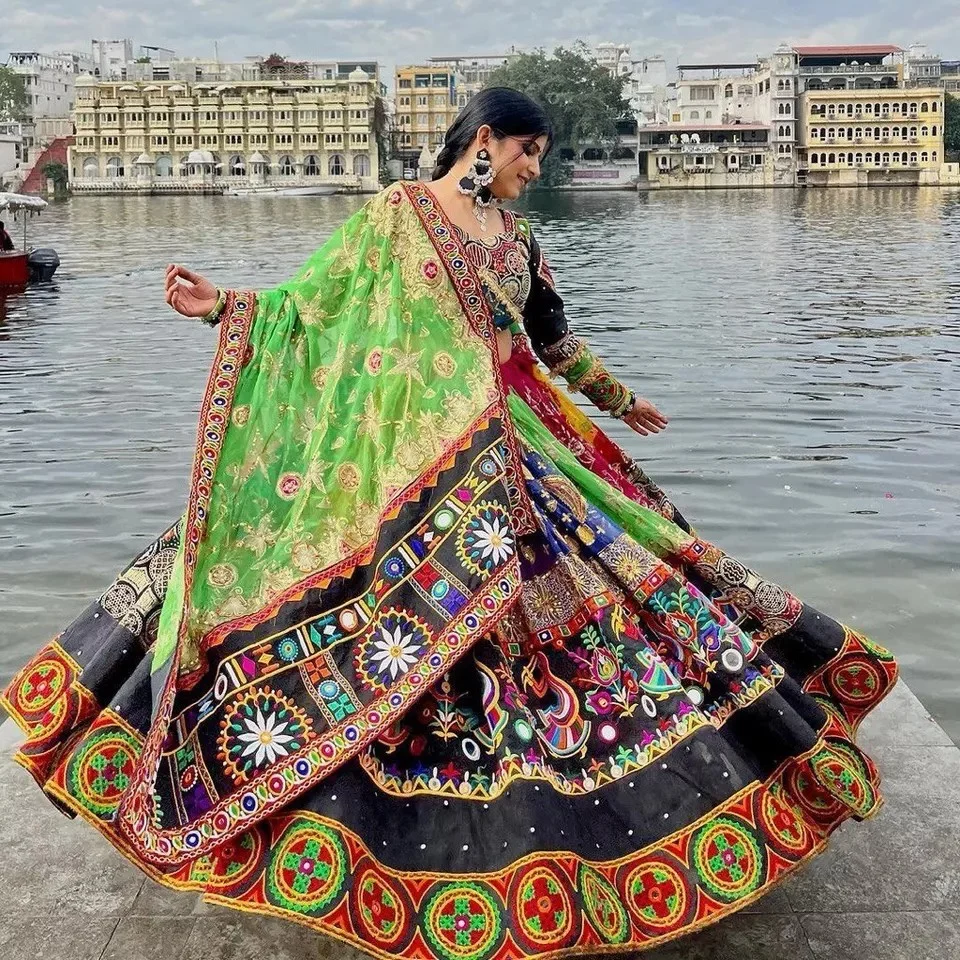 Chaniya Choli For Navratri, Garba lehenga women, Navratri Dress By Aadat Export