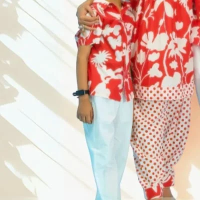Matching Hawaiian-style or tropical print — 3