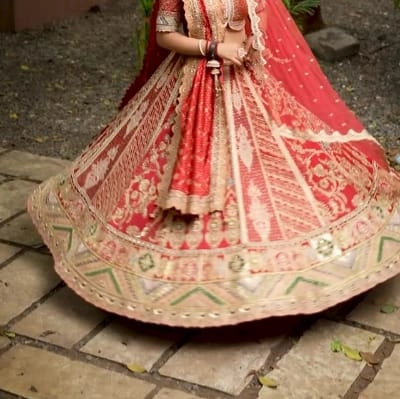 Traditional red bridal lehenga — 3
