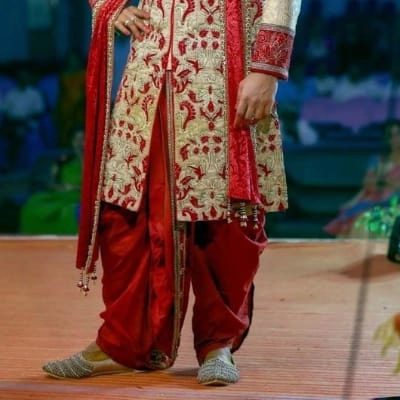 Traditional Indian groom’s sherwani outfit. — 2