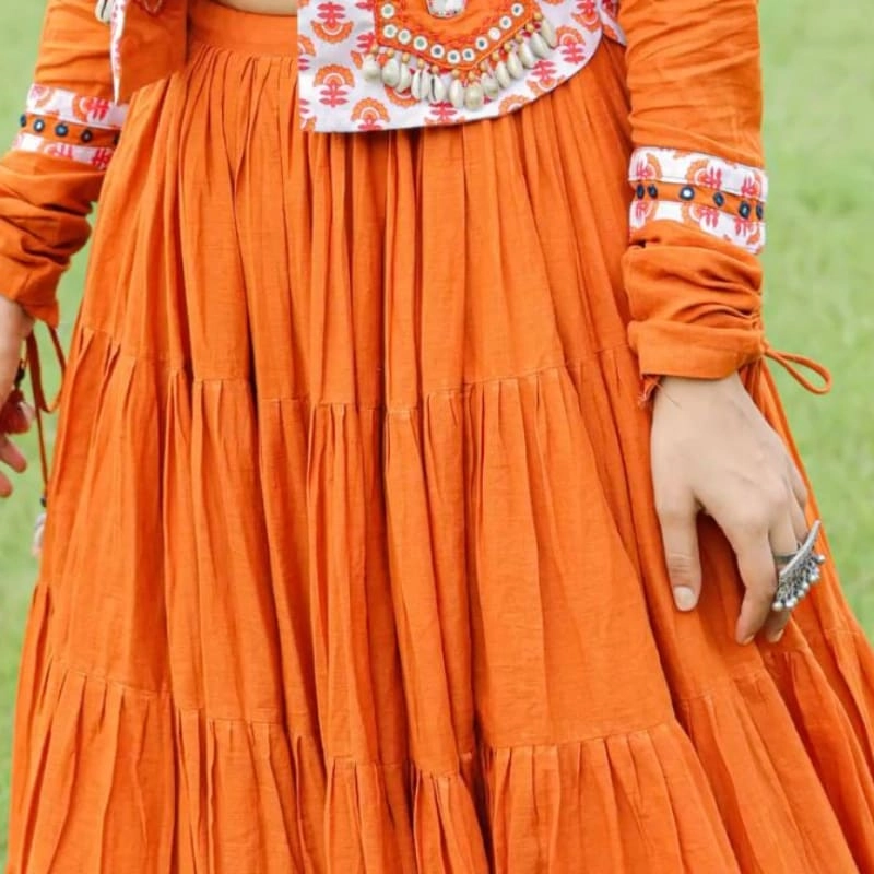 Traditional ethnic outfit — 3