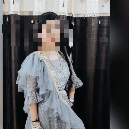 traditional Indian outfit