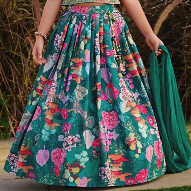  beautiful fusion of traditional Indian lehenga choli — 2