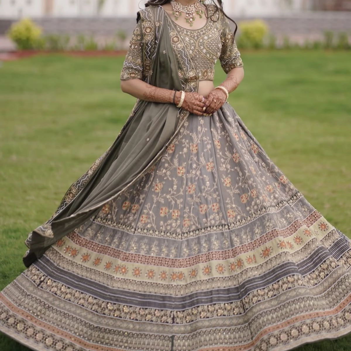 traditional Indian bridal wear — 2
