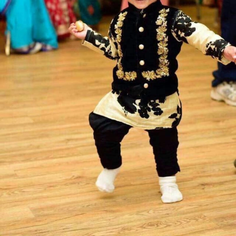 Kids Black and Cream Embroidered Sherwani Set — 2