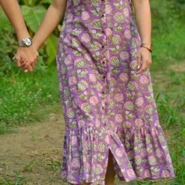 cute and cheerful coordinated couple's outfit — 2