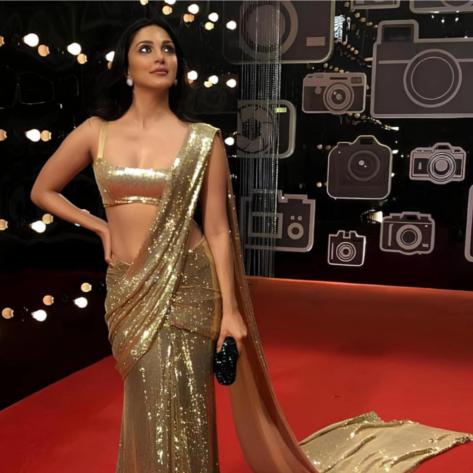 Women Bollywood golden Heavy Sequins Embroidery Work Saree